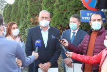Photo of Press PDA Tuzla ispred bolnice Kreka: Građani Tuzle moraju imati gradsku bolnicu