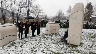 Photo of Četvrti april: Delegacija Gradskog odbora odala počast na spomen obilježjima na Slanoj Banji